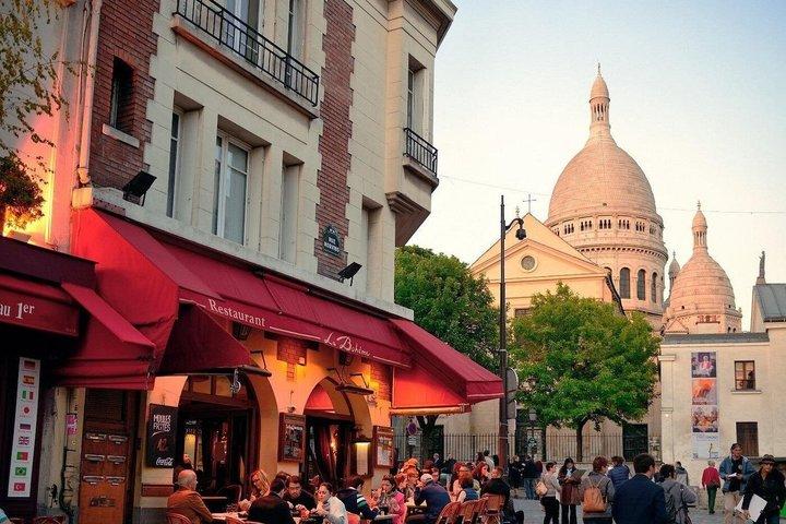 パリ モンマルトル プライベートウォーキングツアーとサクレ・クール寺院