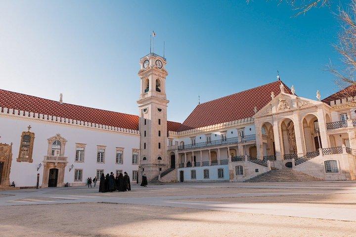 Visite guidée en petits groupes de l'Université de Coimbra et billets d'entrée