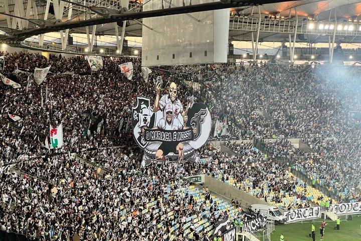 リオデジャネイロ：マラカナンスのサッカーの試合、ブラジル