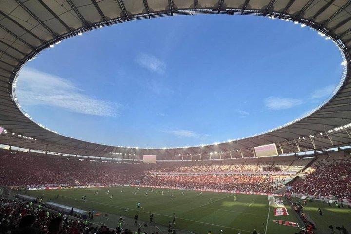 リオデジャネイロ：マラカナンスのサッカーの試合、ブラジル