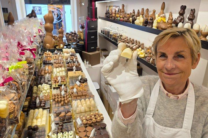 Boat Trip with Dutch Speaking Guide and Chocolate
