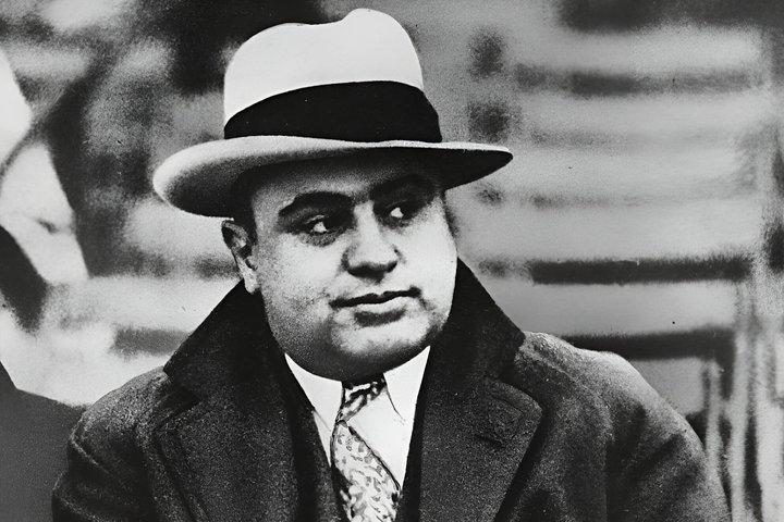 Chicago Gangsters and Ghosts Minibus Tour