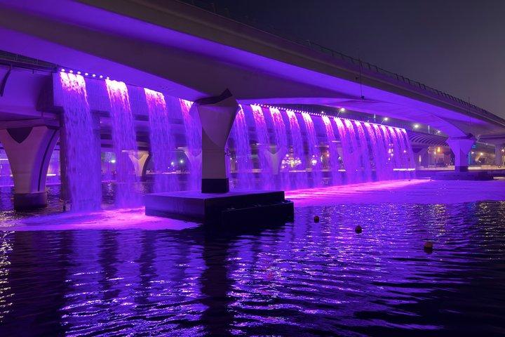 ブルジュ・ハリファの噴水ショーとランドマークを巡るドバイナイトツアー