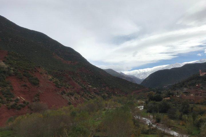 マラケシュからアトラス山脈へのオリカ渓谷日帰り旅行