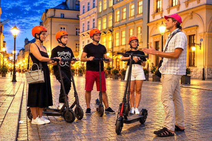 ワルシャワEスクーターツアー：旧市街＆市内中心部ガイド付き（1.5時間または3.5時間）