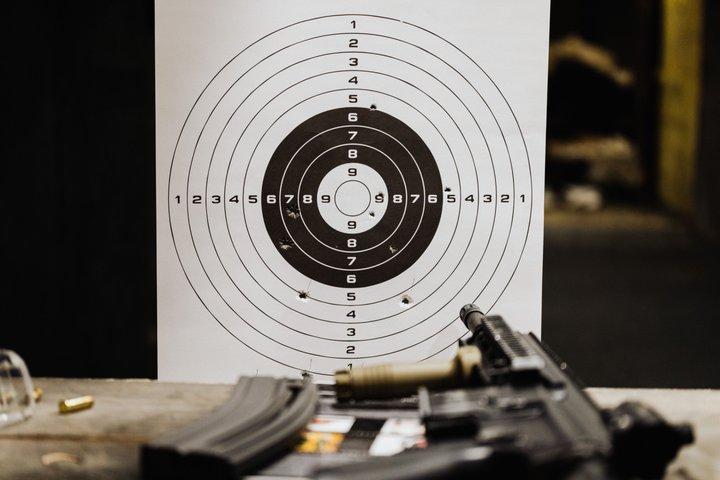 クラクフ発：ホテル送迎付きの射撃場