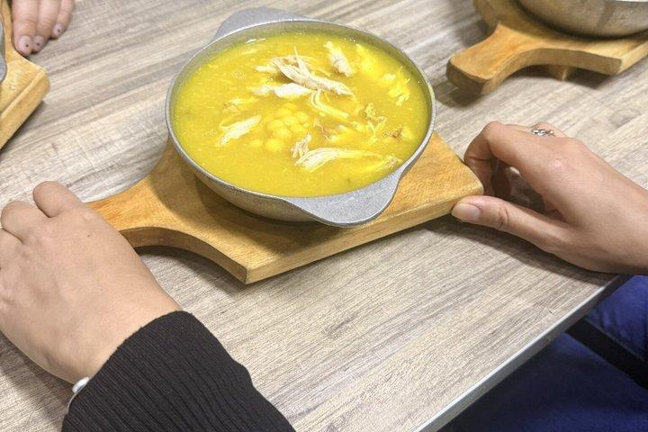 ボゴタフードツアー：ラ・カンデラリアの中心で味わう7つの味