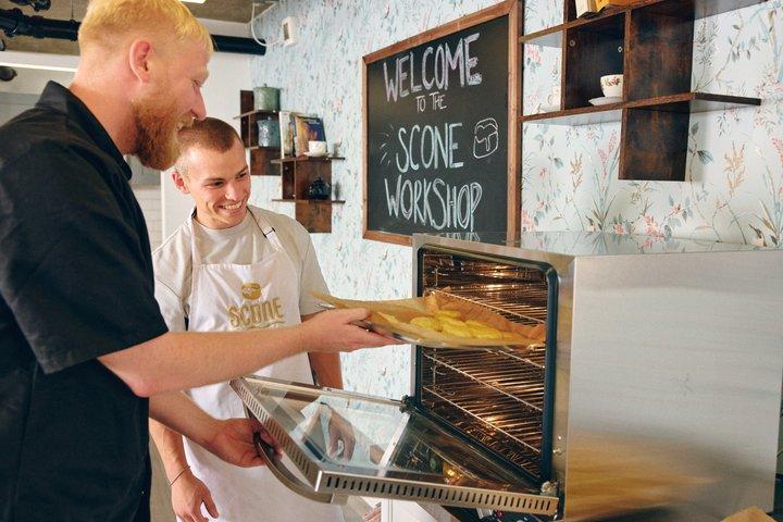 London Traditionell engelsk Scone Making och Tea Workshop