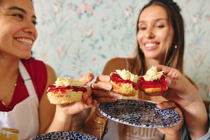 London Traditionell engelsk Scone Making och Tea Workshop