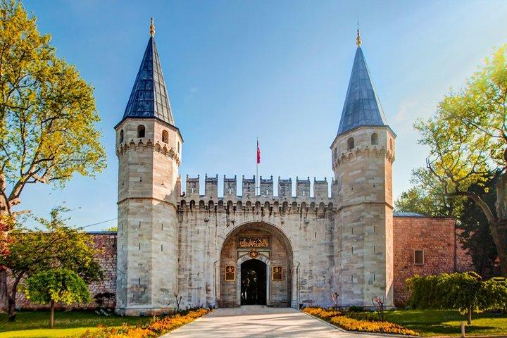 Topkapı Palace with Harem and Saint Irene Tickets Included