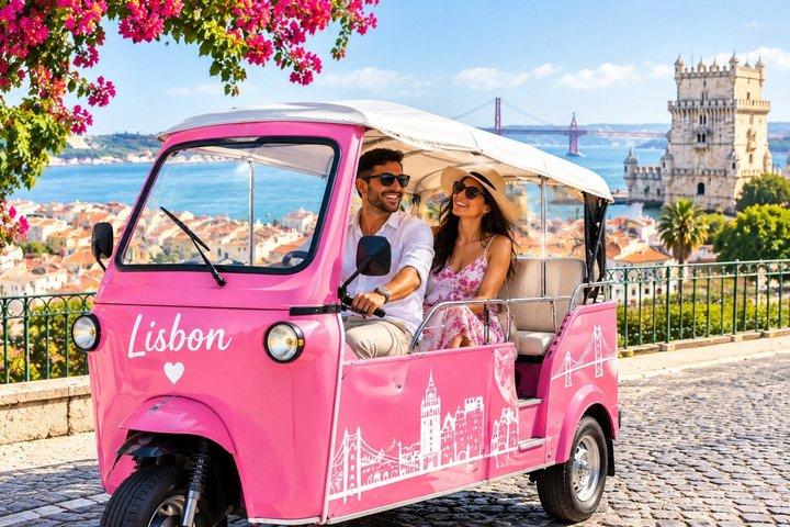 Lisbon sightseeing tour by eco tuk-tuk