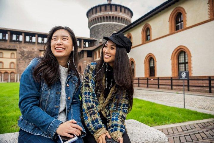 スフォルツェスコ城とミラノの街のハイライト プライベート写真撮影