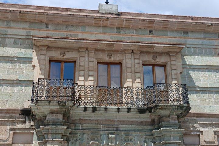 オアハカ市、通りを歩き、市場を巡り、美術館に立ち寄る。