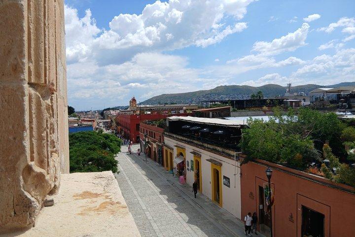 オアハカ市、通りを歩き、市場を巡り、美術館に立ち寄る。