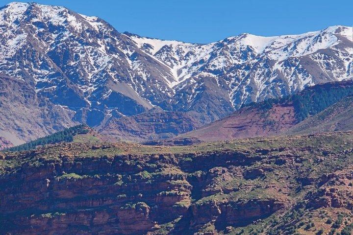 マラケシュからのアトラス山脈でのスリーバレーアドベンチャー