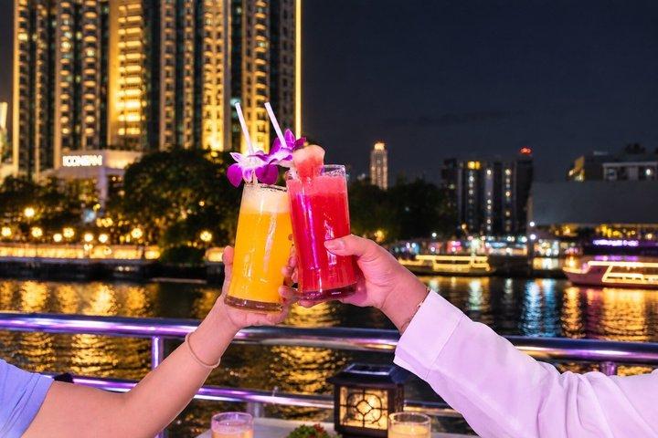 バンコクのラグジュアリーホワイトチャオプラヤディナークルーズ（ビール付き）