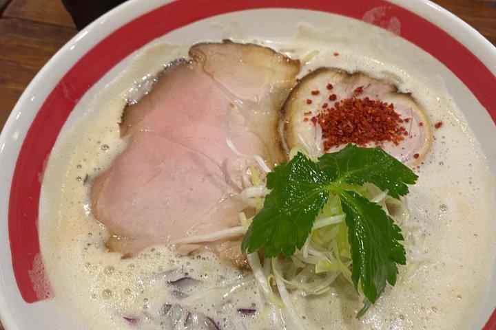 梅田を発見：モダン大阪の隠れた名店とスナック、どんな天気でも