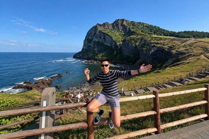 西帰浦と城邑の済州ユネスコ聖山と海女ショーより