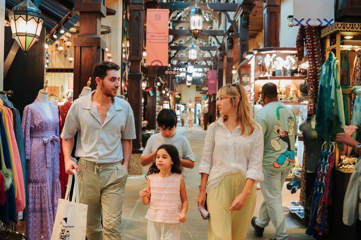 フードテイスティング付きドバイ市内ツアー