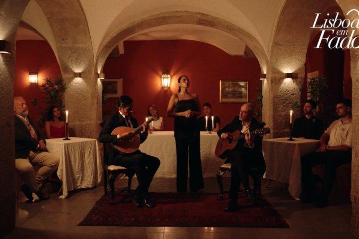 Traditionell Fado & Portvin i hjärtat av historiska Lissabon