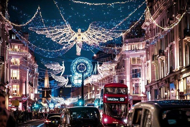 ロンドンのクリスマスライトオープン・トップバスツアー（ライブガイド付き）