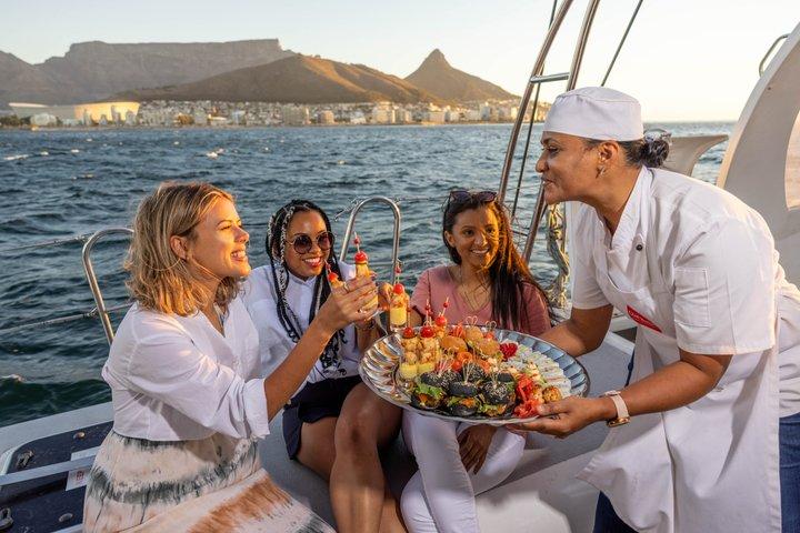 Cruze ao Pôr do Sol em Catamarã em Cidade do Cabo