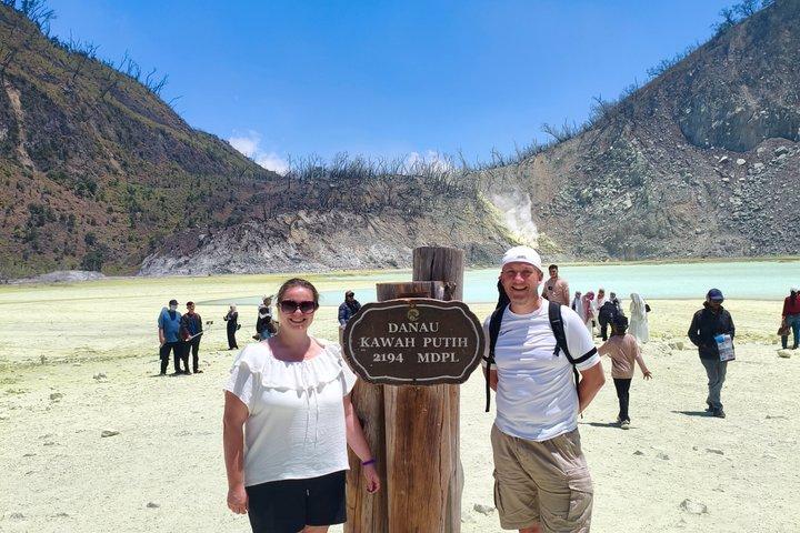 西ジャワ州ジャカルタ火山ホワイト火口と天然温泉