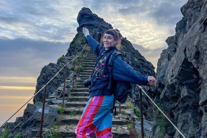 ピコ・ド・アリエイロの日の出ハイキングとサンタナおよびノースコーストツアー