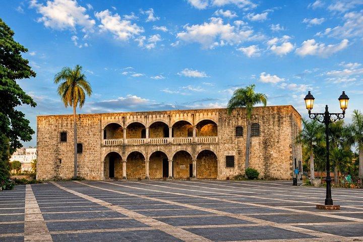 Historical Tour in the Colonial Zone