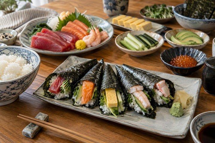 東京のホームダイニング＆銭湯体験：地元の人のように買い物・料理・食事