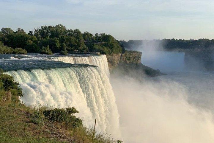 ニューヨーク市からのプライベートナイアガラ滝日帰り旅行＆ドライバーガイド