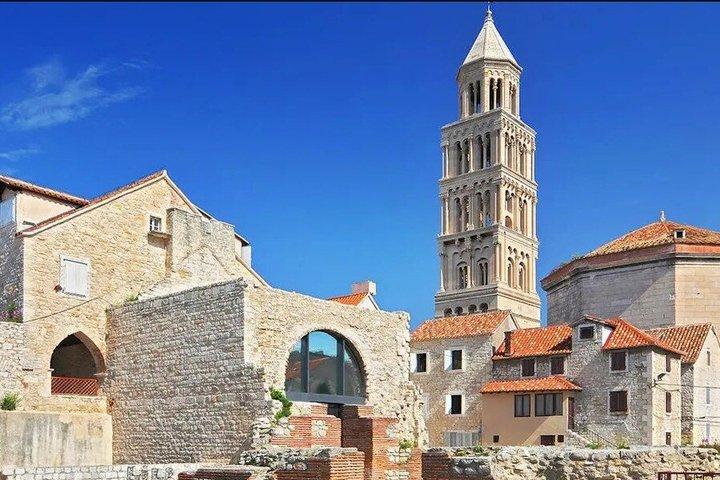 Split PRIVATE History Walking Tour for YOUR GROUP / Local Guide