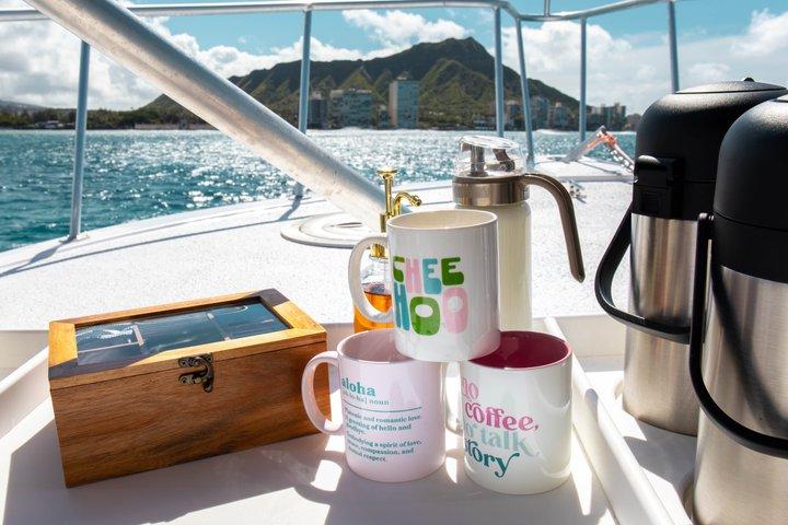 ワイキキのグラスボトムボートモーニングコーヒークルーズ