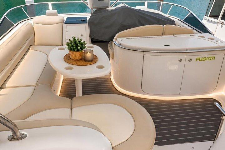 マイアミ 50 - フィート Maxum Yacht：平日無料時間＆ジェットスキーオプション