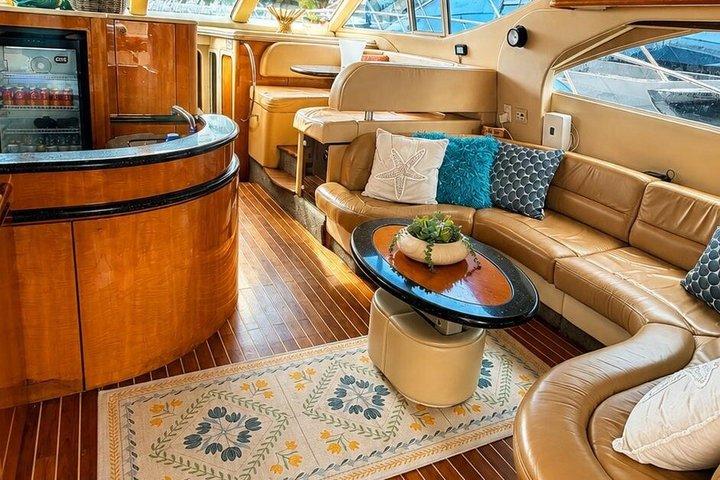 マイアミ 50 - フィート Maxum Yacht：平日無料時間＆ジェットスキーオプション