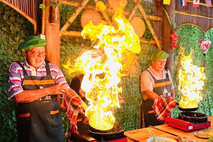 ホイアン料理教室（ローカルマーケット、バケツボート、漁と料理）