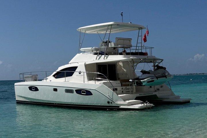 Cayman Private luxury Catamaran Experience 41’ Leopard