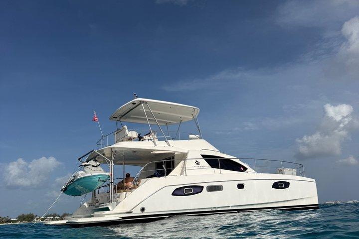Cayman Private luxury Catamaran Experience 41’ Leopard