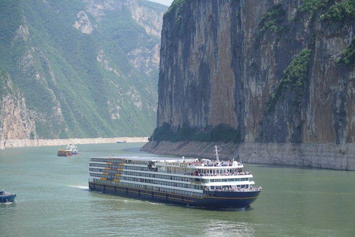 4 Day Yangtze Three Gorges Cruise Chongqing to Yichang