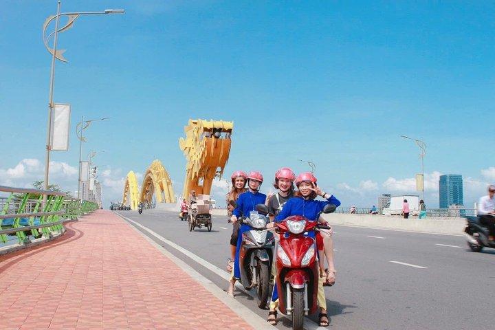 バイクでのプライベートダナン観光ツアー（アオザイライダー付き）