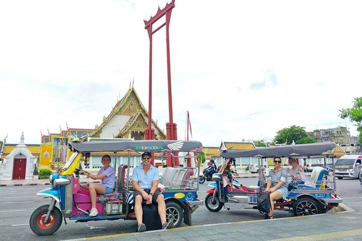 Bangkok Royal Temples and Tuk Tuk Tour