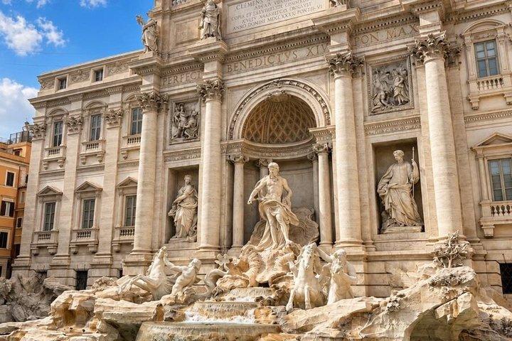 トレビの泉地下ツアー:ローマの隠された秘密を発見する