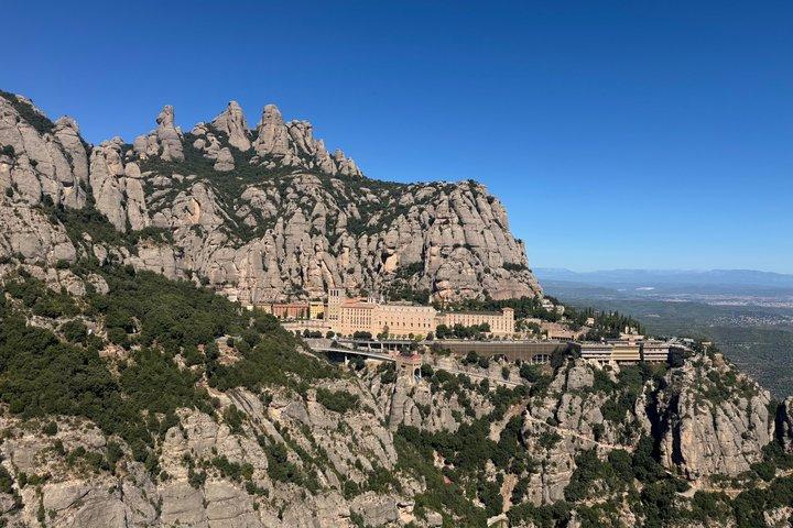 Private Montserrat Hiking Tour with Hotel Pick up