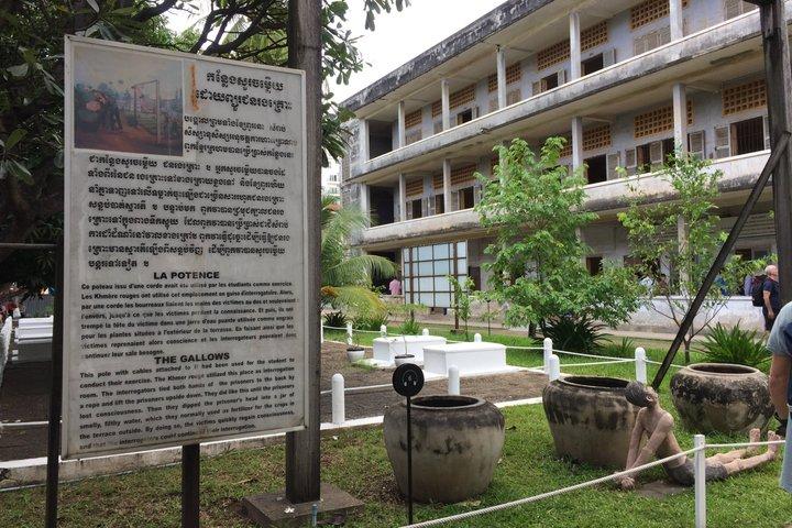 Phnom Penh Highlights: Private Full-Day Guided City Tour