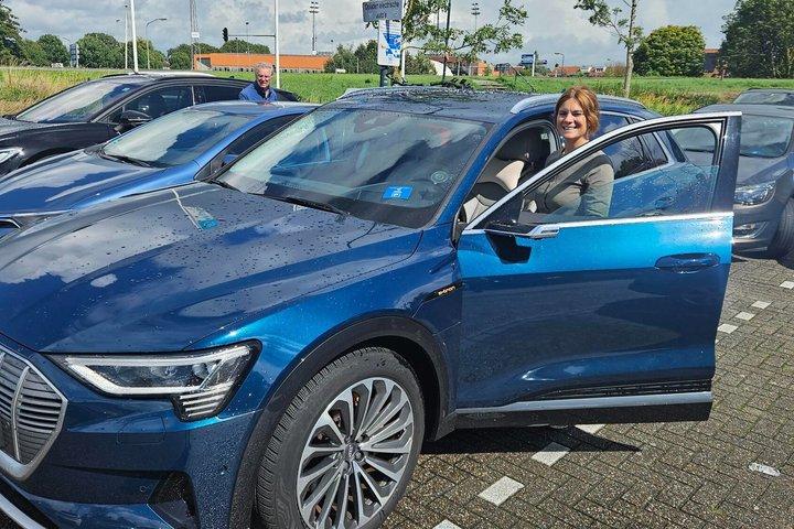 電気自動車で行くプライベートザーンス・シャンス＆オランダ語村ツアー