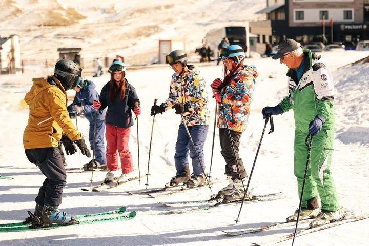 カッパドキア エルジエス山 スキー日帰り旅行（用具・レッスン付き）