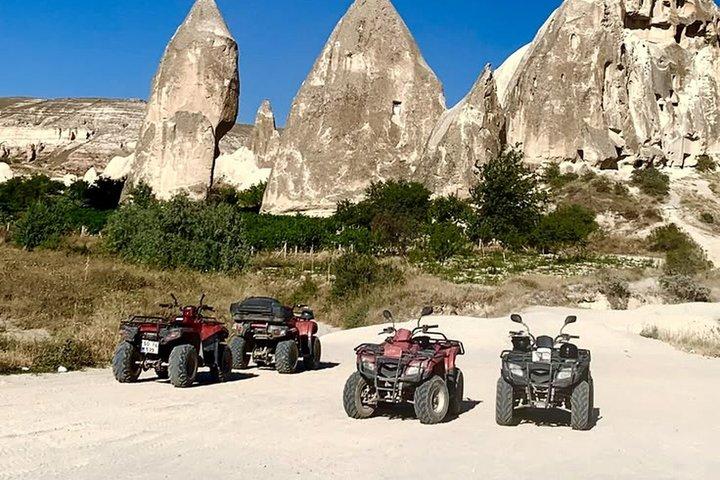カッパドキア ATV ツアー サンライズ サンセット または 日中 ホテル送迎付き