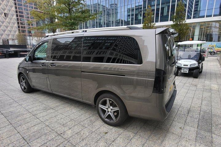 プロの運転手によるプライベート空港送迎サービス