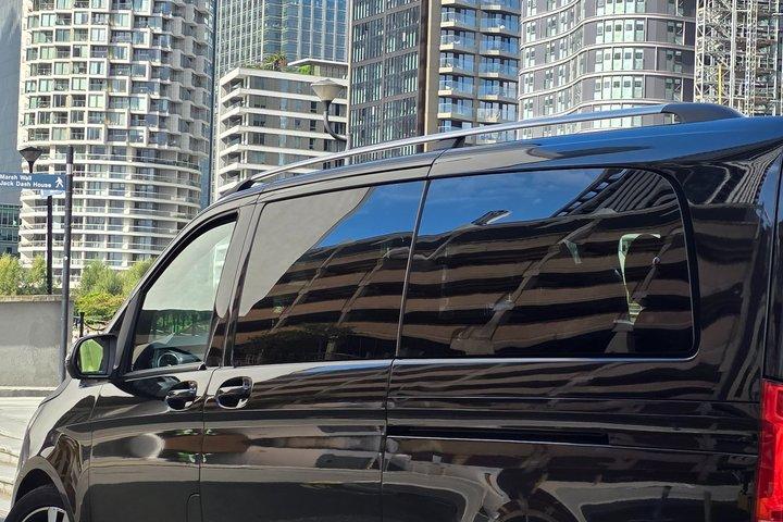 プロの運転手によるプライベート空港送迎サービス