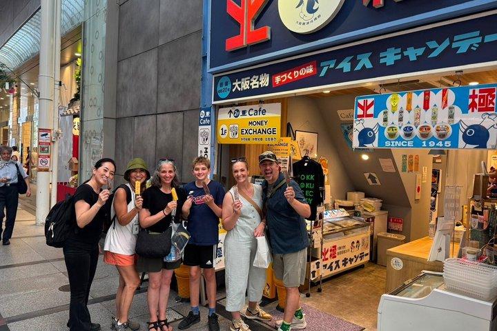 PRIVATE 6時間、大阪城、黒門、道頓堀からのフードツアー。